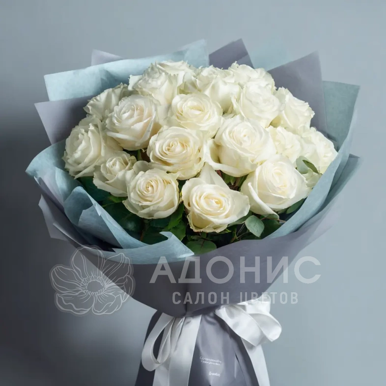 Белые розы &laquo;Снежная акварель&raquo;
