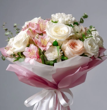 Букет с эустомами «Пыльца нежности»