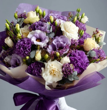 Букет с эустомами «Сиреневый шепот»