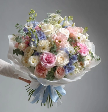 Букет с эустомами «Прозрачная весна»