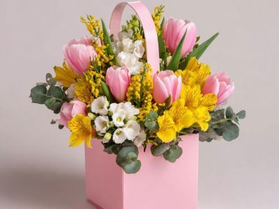 Композиция в сумочке «Весенний коктейль»