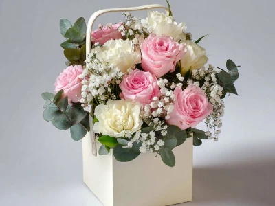 Композиция в сумочке «Сладкий сюрприз»